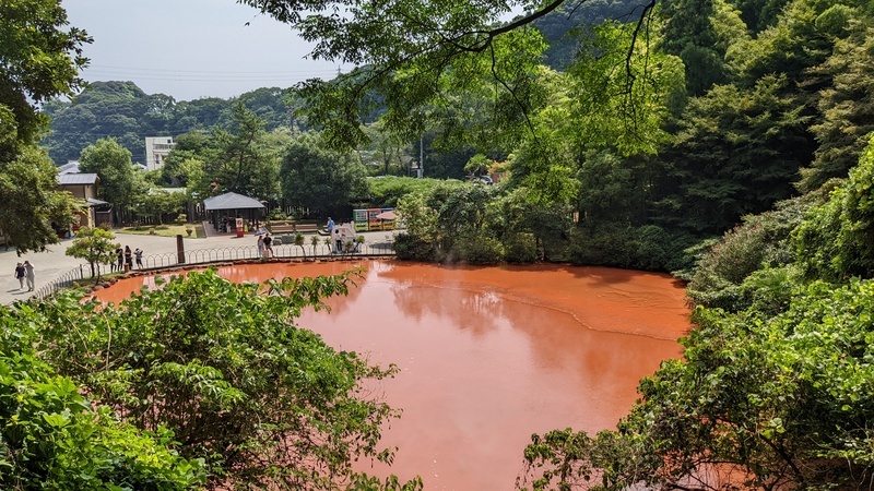 rot hot spring Chinoike Jigoku