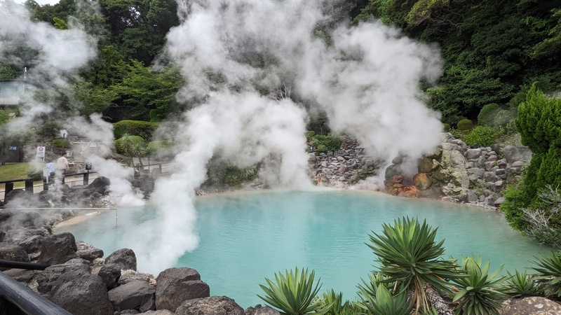 blue hot springs Umi Jigoku